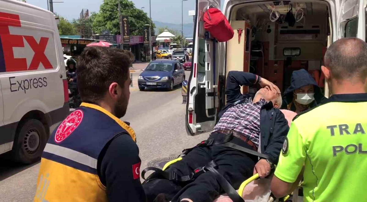 Bandırma\'da Motosiklet Kazası: Bir Kişi Yaralandı