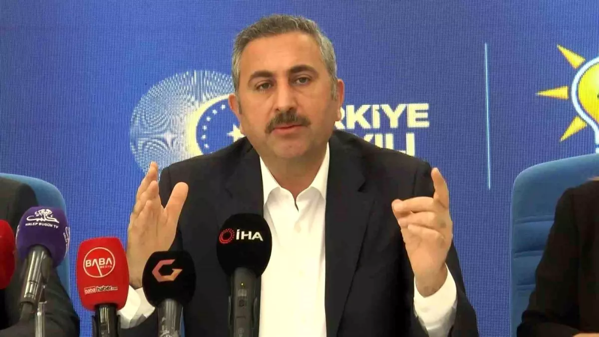 Abdulhamit Gül: Seçim sonuçları Türkiye\'ye demokrasi dersi verenlere cevap oldu