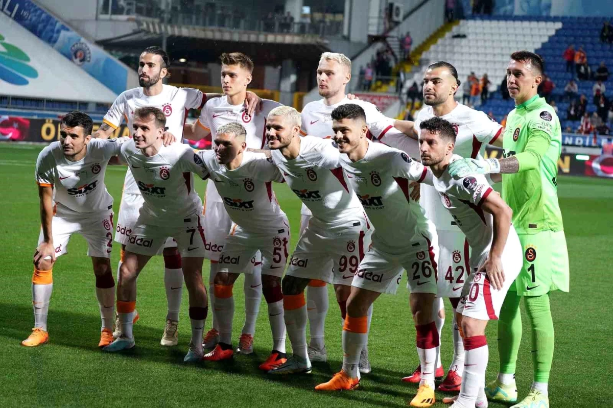 Galatasaray Teknik Direktörü Okan Buruk, İstanbulspor maçında tek değişiklik yaptı