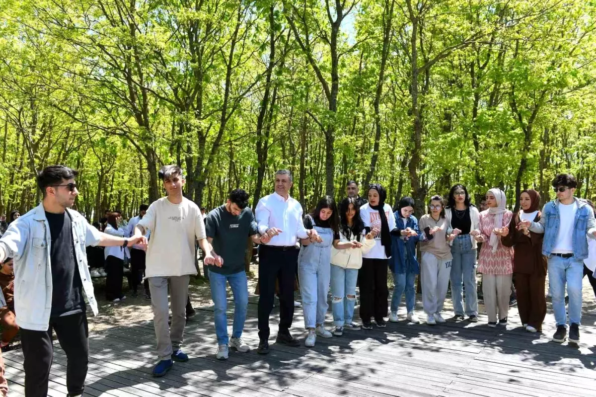 Esenyurt Belediyesi Gençlere Sınav Öncesi Moral Pikniği Düzenledi