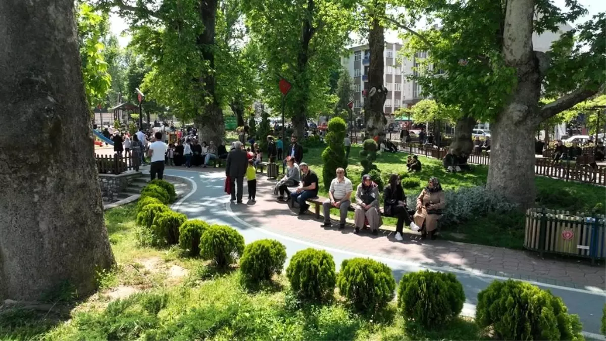 Gürsu\'da parklar havaların ısınmasıyla doldu taştı