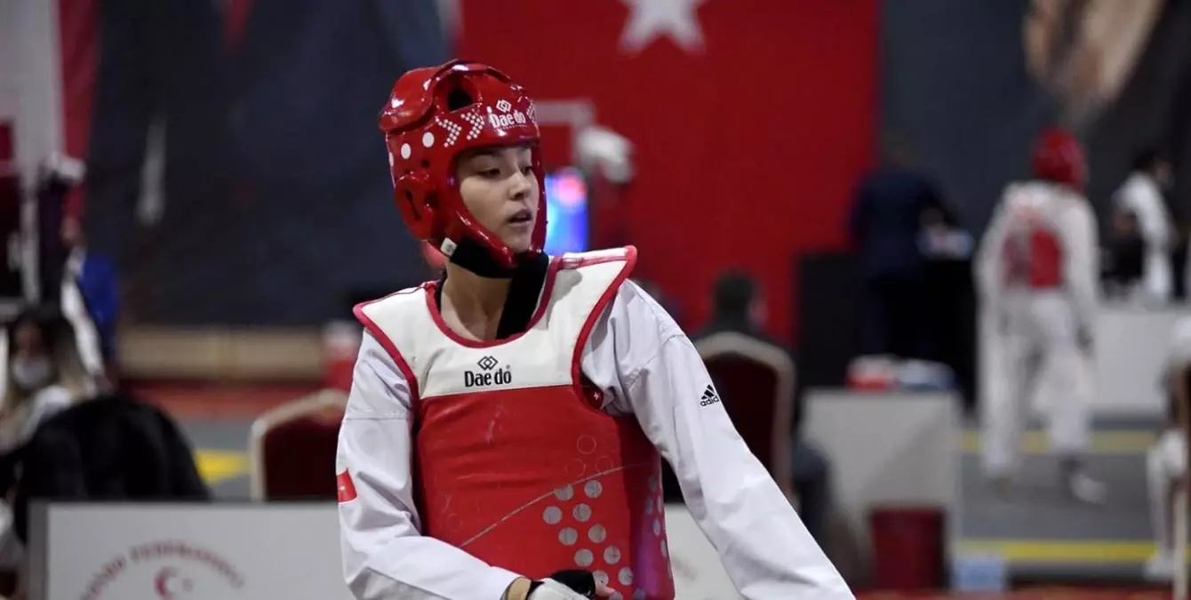 Kütahyalı öğrenci Ünilig Taekwondo Türkiye Şampiyonasında ikinci oldu