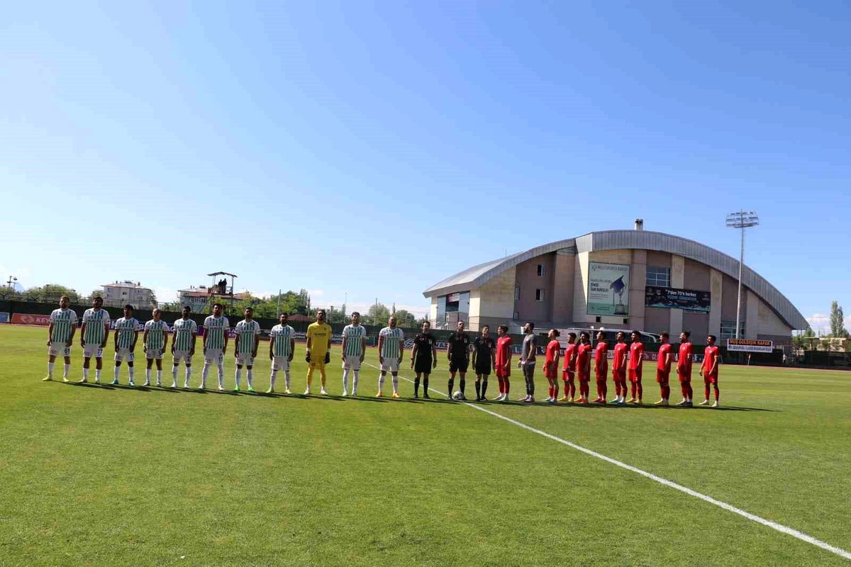 Iğdır FK, Karaman FK\'yı 3-1 yendi ve şehitler nedeniyle kutlamaları iptal etti