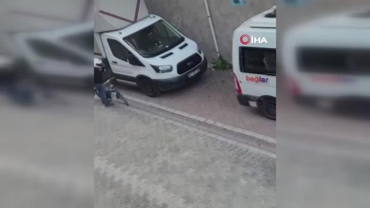 İstanbul\'da komedi filmi gibi hırsızlık kamerada: Suçüstü yakalanan hırsız böyle afalladı