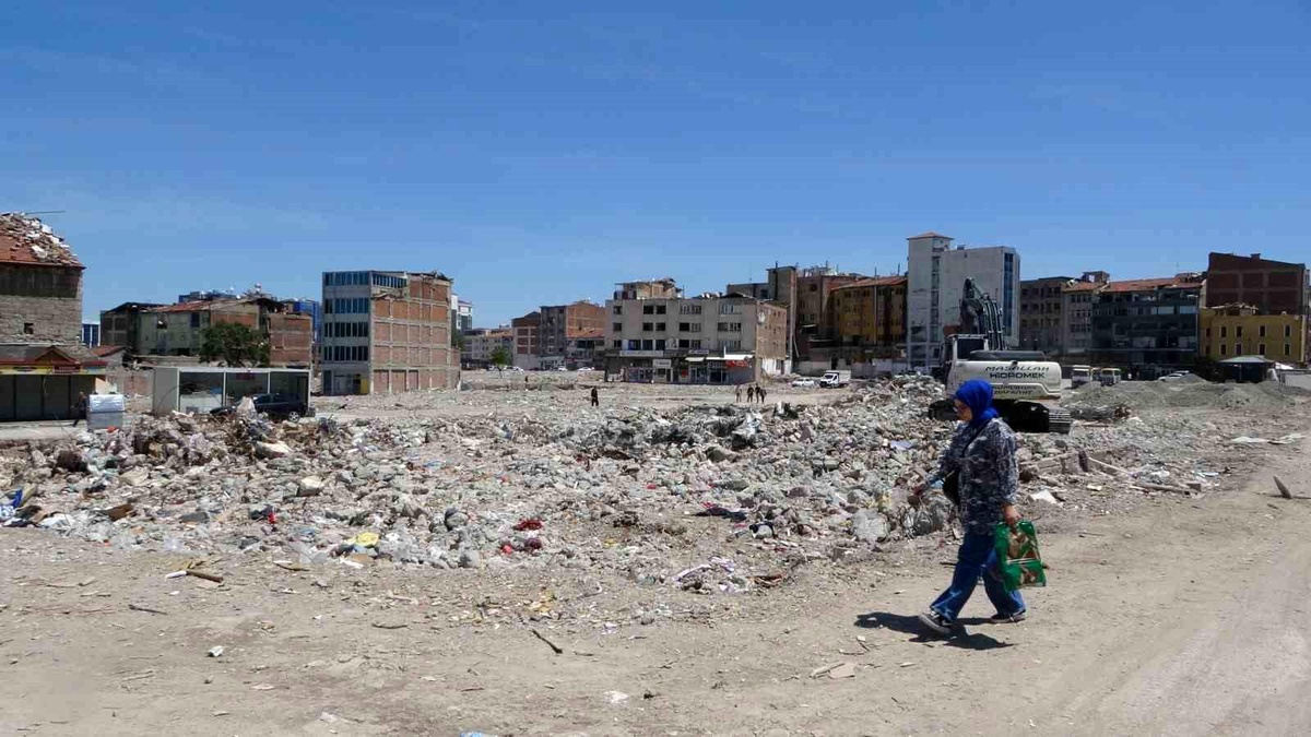 Malatyalı Depremzedeler, Sosyal Medyada Yapılan Hakaret Paylaşımlarına Tepki Gösterdi