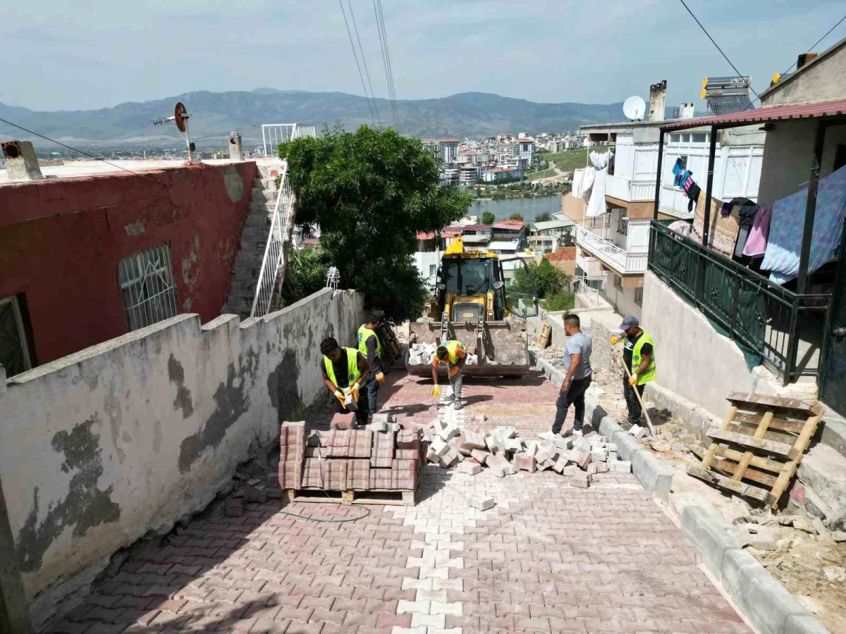 Menemen Belediyesi Yol Yenileme Çalışmalarına Başladı