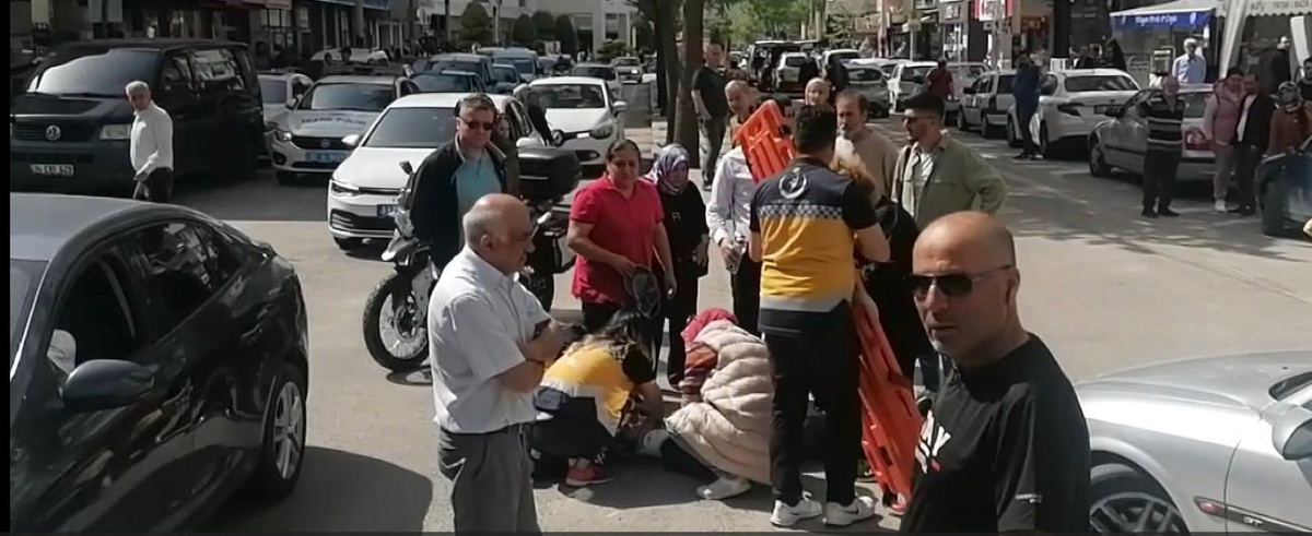 Isparta\'da Elektrikli Bisiklete Otomobil Çarptı: 1 Yaralı