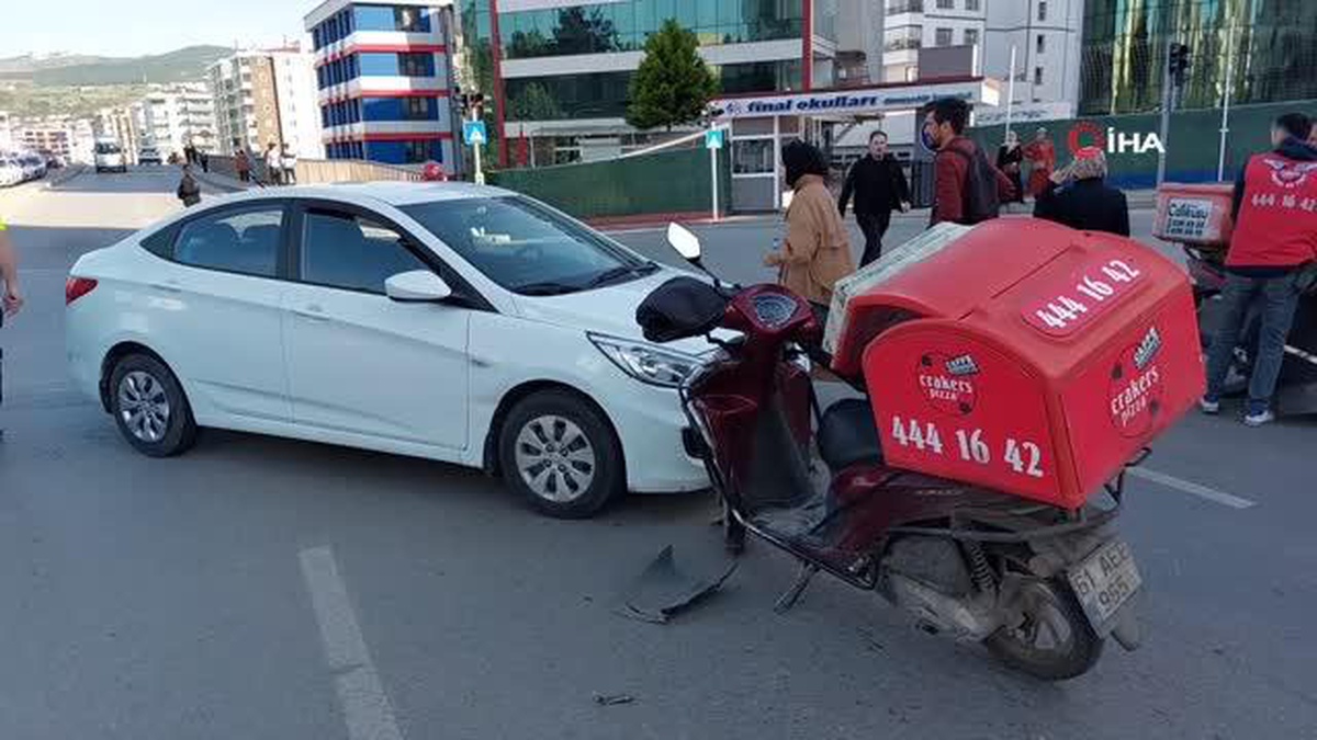 Samsunda otomobil ile motosiklet çarpıştı: 1 yaralı