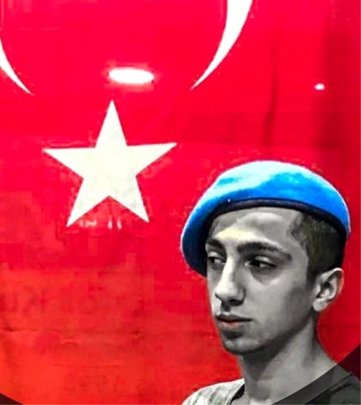 Şehit Jandarma Uzman Çavuş Özcan İlhanın Baba Ocağı Türk Bayraklarıyla Donatıldı