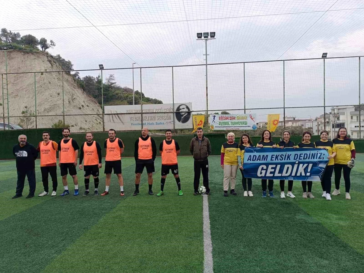 Aydın\'da Öğretmen Kadınlardan Oluşan Futbol Takımı Turnuvada Adından Söz Ettirdi