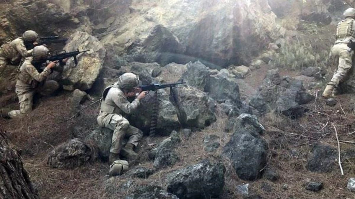 Şırnak\'ta teröristlerin sığındığı mağarada çıkan çatışmalarda 2 askerimiz şehit düştü
