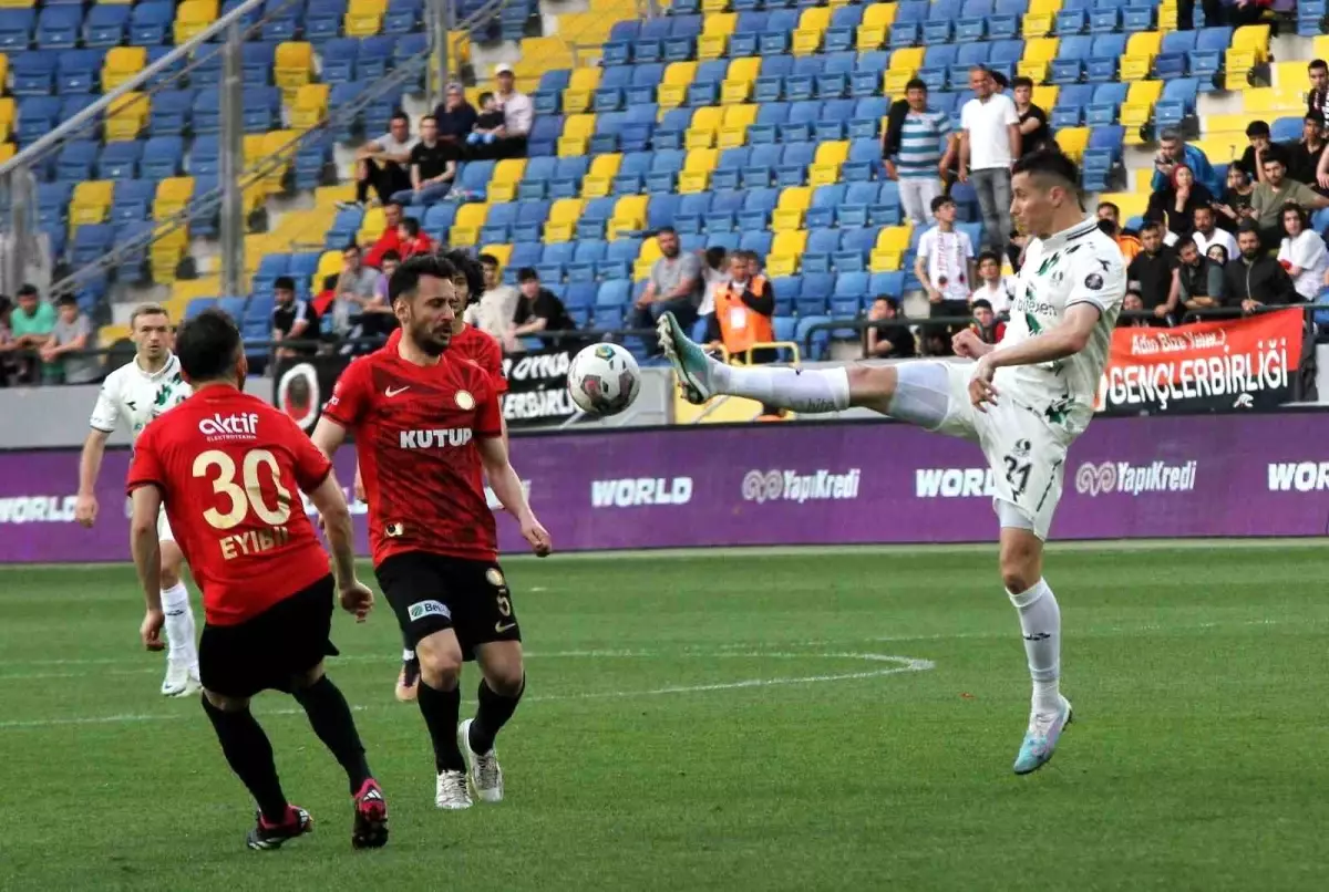 Spor Toto 1. Lig: Gençlerbirliği: 2 Sakaryaspor: 1