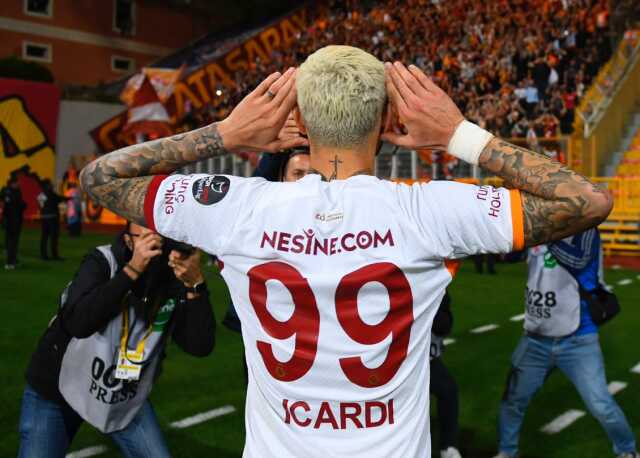 Taraftarı heyecan bastı! Galatasaray bu hafta şampiyonluğu ilan edebilir Taraftarı heyecan bastı! Galatasaray bu hafta şampiyonluğu ilan edebilir