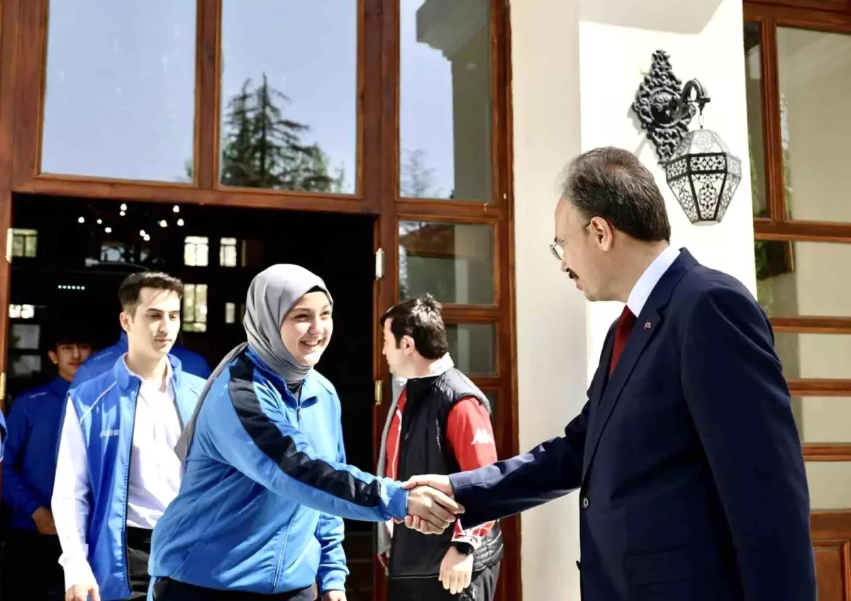Bilecik Valisi Gençleri ve Sporcuları Ağırladı