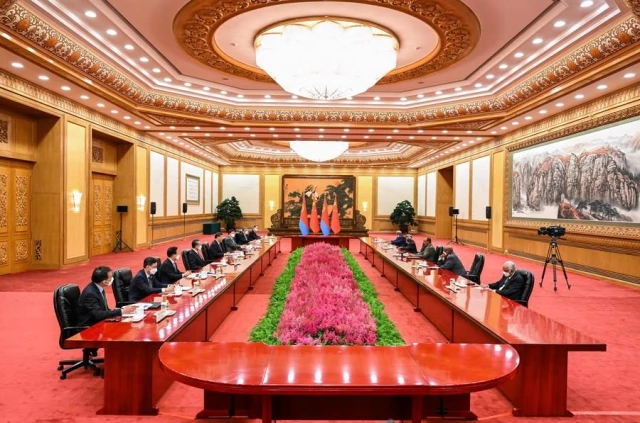 Xi, Eritre Cumhurbaşkanı ile Beijing'de Bir Araya Geldi