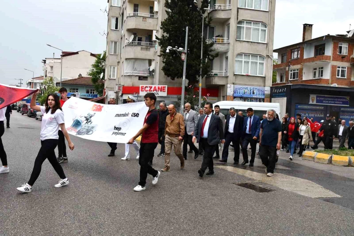 Altınova\'da Gençlik Yürüyüşü yapıldı