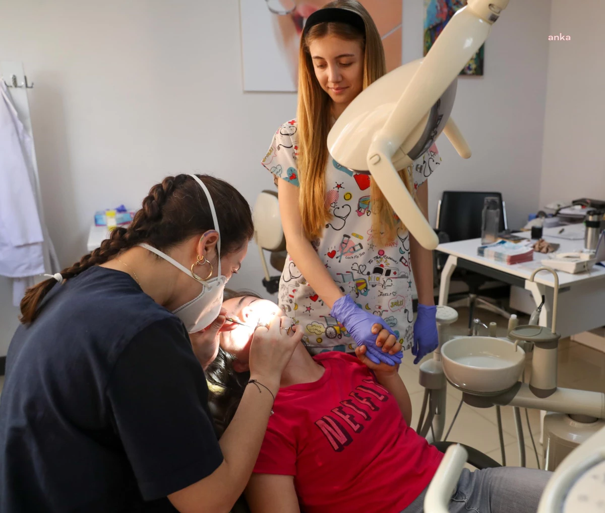 Antalya Büyükşehir Belediyesi Engelliler Haftası\'nda Engelli Bireylerin Diş Tedavisini Ücretsiz Gerçekleştirdi