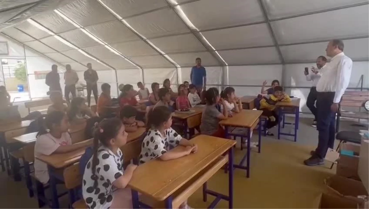 Avcılar Belediye Başkanı Hançerli, Hataylı Çocuklarla Çadır Okullarda Bir Araya Geldi