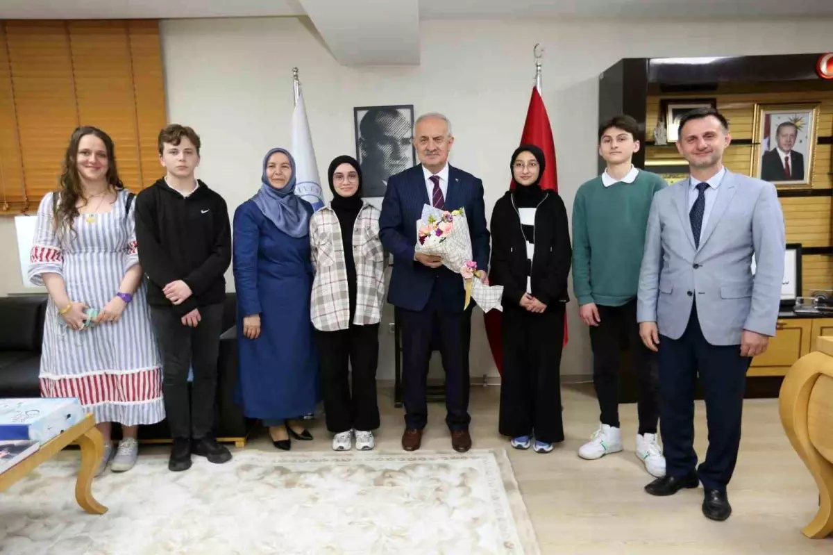 Derince Belediye Başkanı Zeki Aygün: Gençlerimiz Türkiye Yüzyılının mimarı olacak