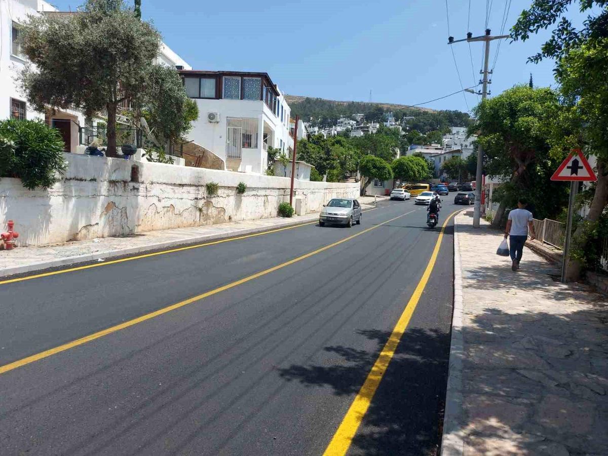Bodrum Mümtaz Ataman Caddesi\'ndeki asfalt çalışması tamamlandı