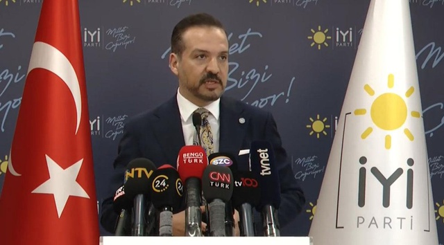 Masadan mı kalkıyorlar? Seçim sonrası sessizliği bürünen İYİ Parti cephesinden beklenen açıklama geldi Masadan mı kalkıyorlar? Seçim sonrası sessizliği bürünen İYİ Parti cephesinden beklenen açıklama geldi