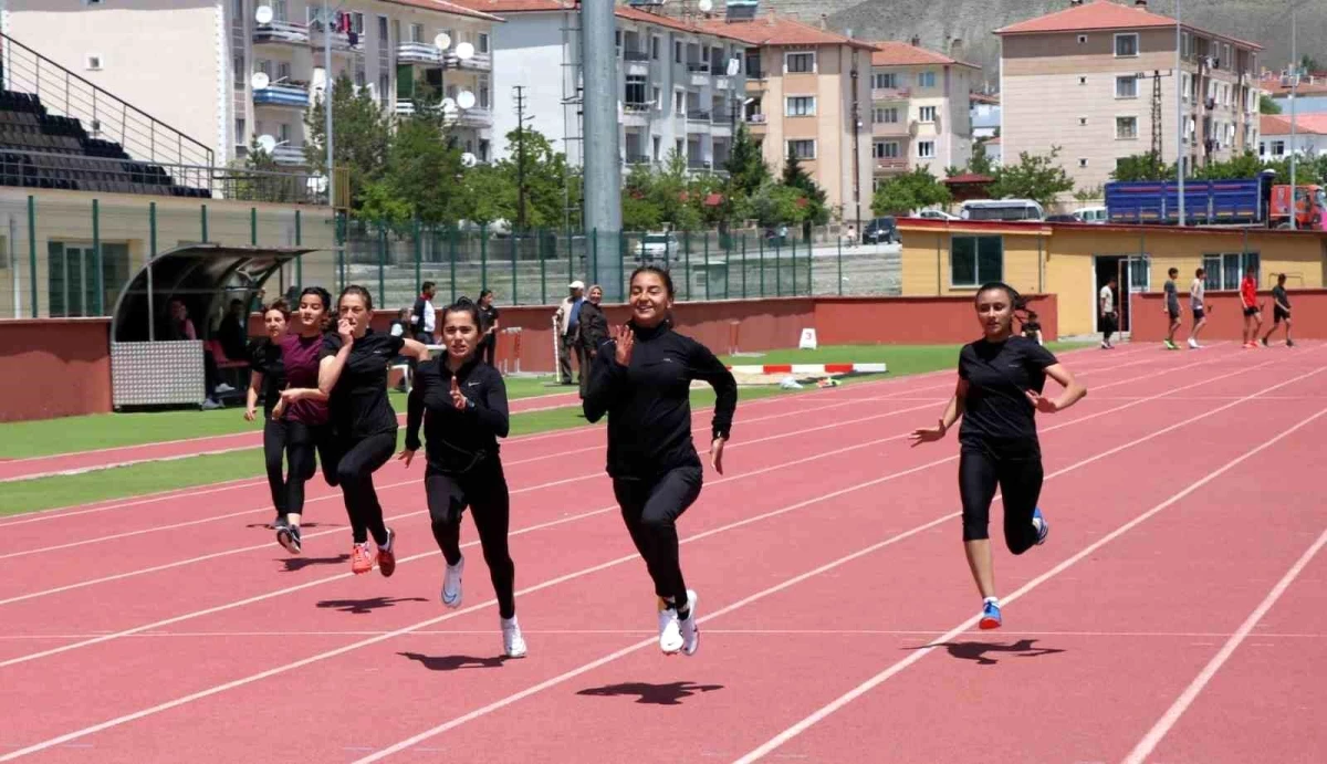 Erzincan\'da Gençlik Haftası ve 19 Mayıs Atatürk\'ü Anma Gençlik ve Spor Bayramı Kutlamaları
