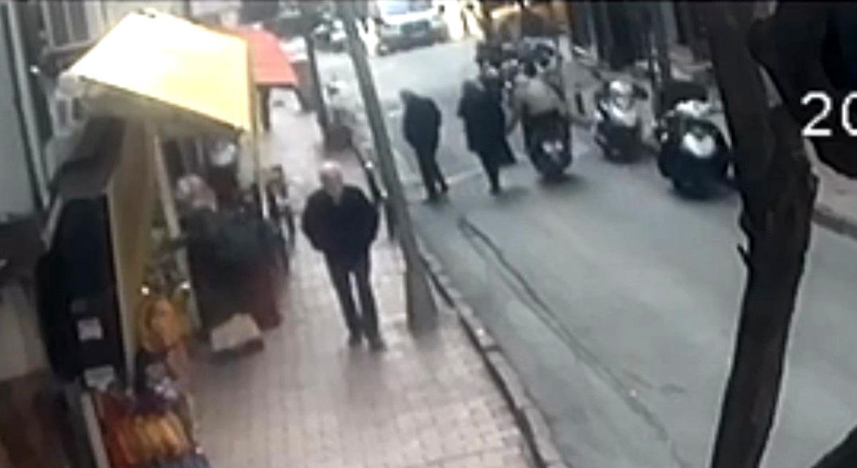 Şişli\'de Motosikletli Kapkaççılar Yakalandı