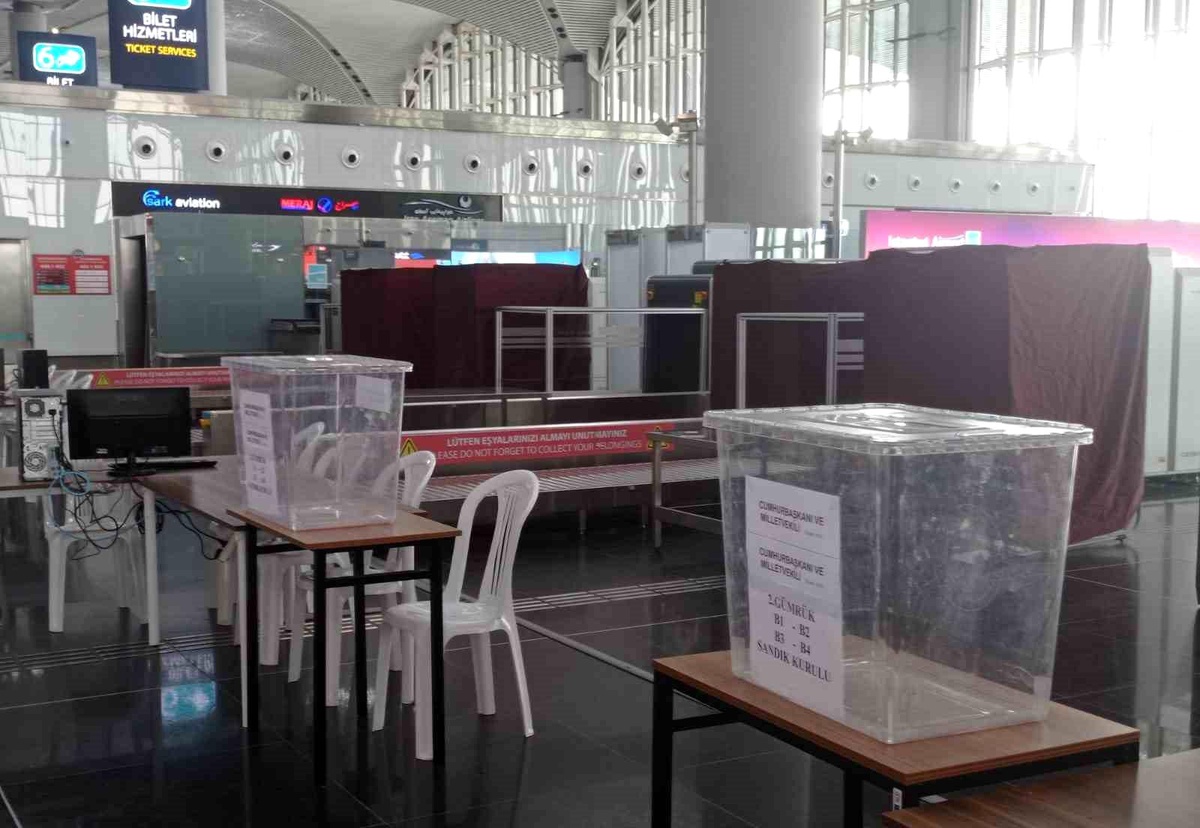 İstanbul Havalimanı\'nda Sandıklar Yeniden Kuruldu