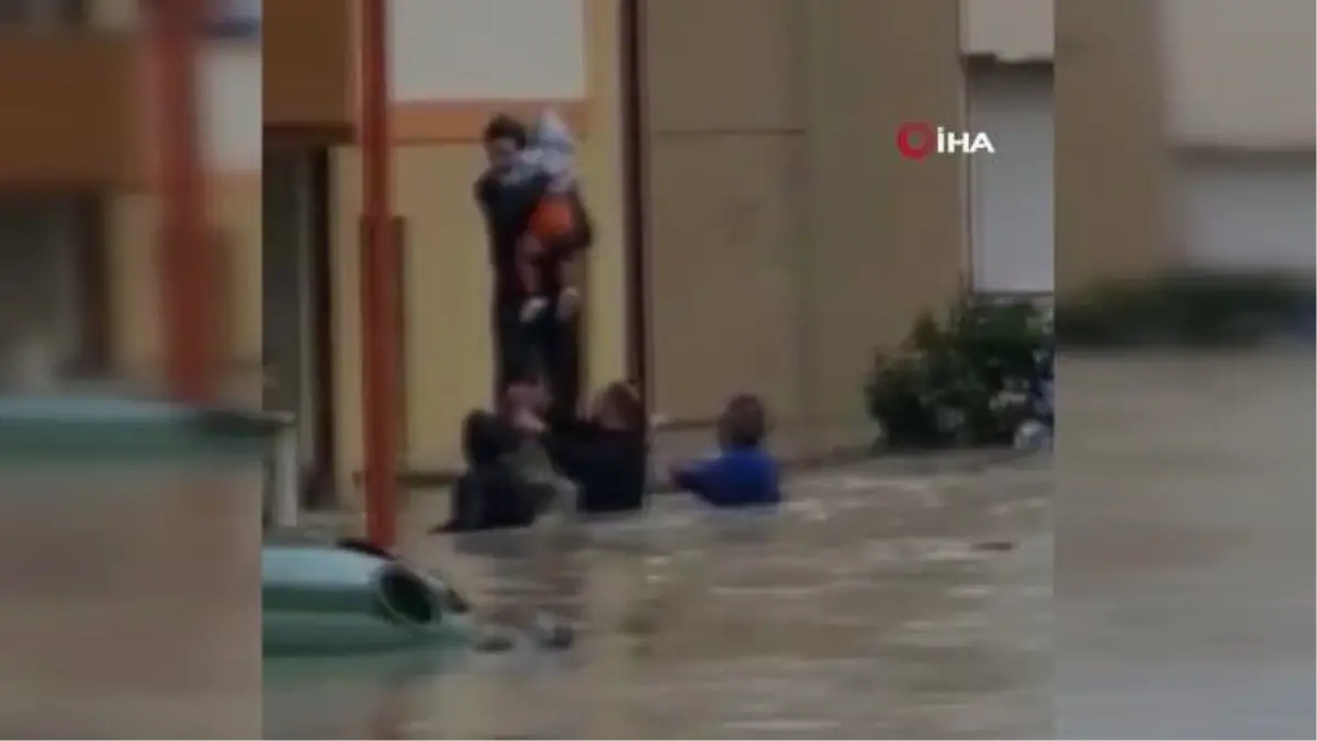 İtalyada sel felaketi: 3 ölü