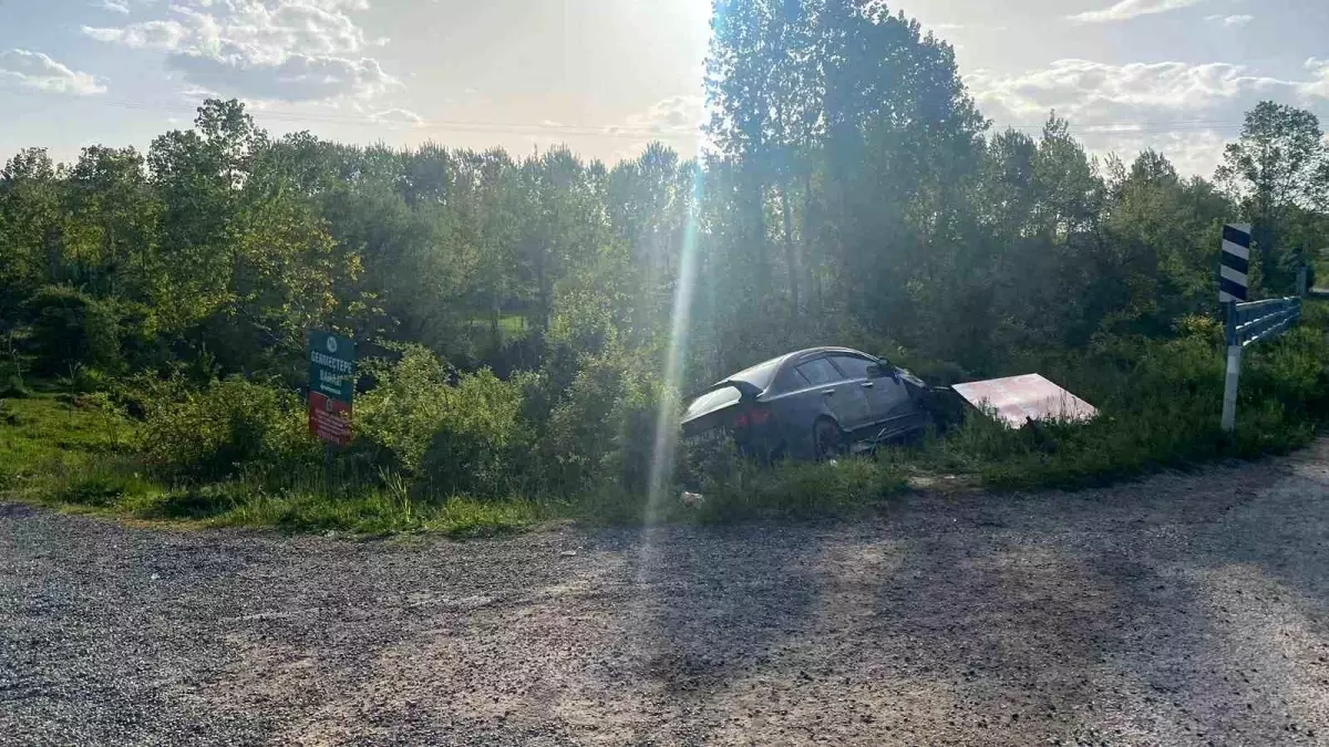 Kastamonuda Kamyoneti Sollamak İsterken Kaza: 6 Yaralı