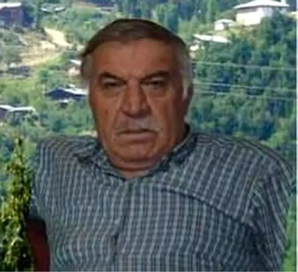 Artvin\'de köy muhtarı silah temizlerken hayatını kaybetti