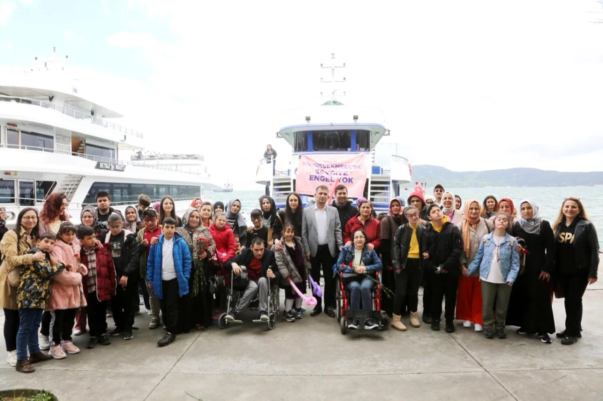 Küçükçekmece Belediyesi Engelliler Haftası için Boğaz Turu düzenledi
