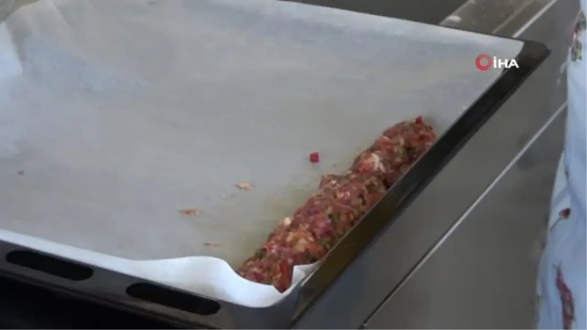 Rize\'de öğretmenler arasında gerçekleştirilen yemek yarışması renkli görüntülere sahne oldu