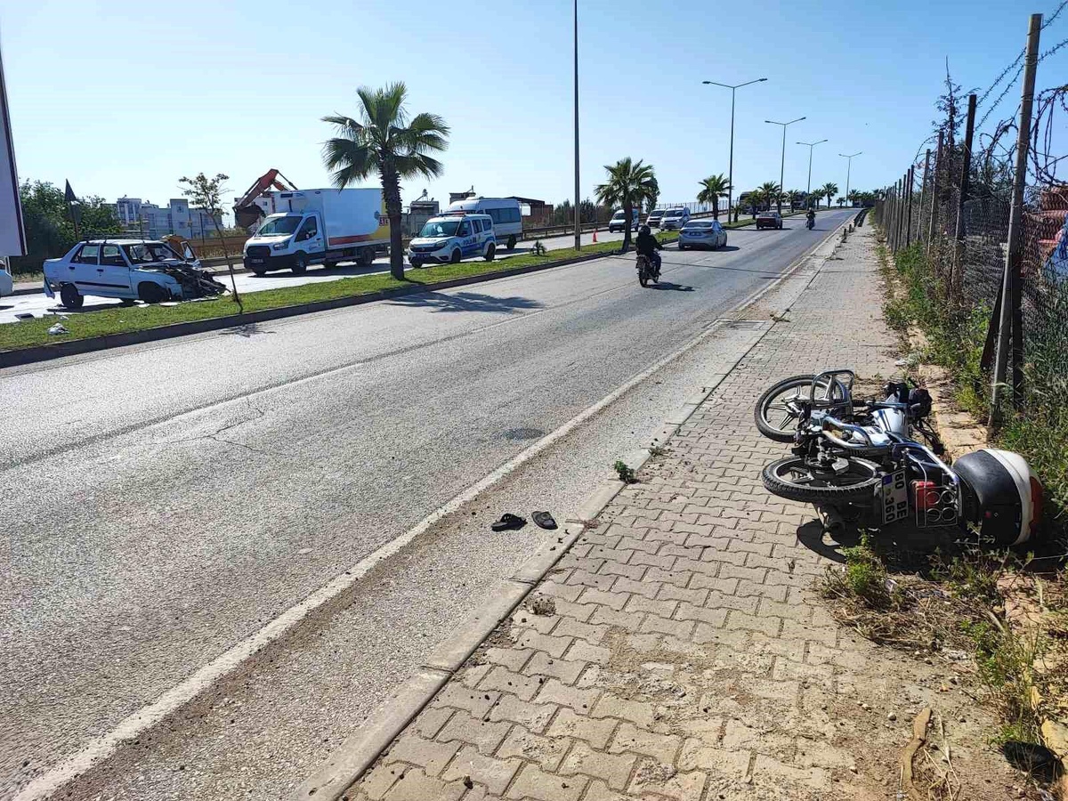 Adanada otomobil sürücüsü motosiklet çarptı, vuruldu
