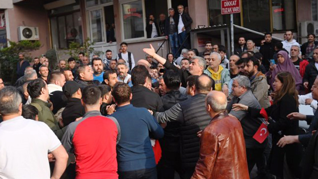 Beyoğlu Belediye Başkanı Yıldız'a ideolojik gruplar engel olmaya çalıştı
