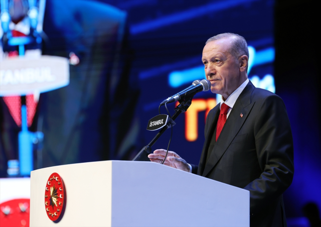 Cumhurbaşkanı Erdoğan, şoför esnafıyla bir araya geldiği toplantıda Kılıçdaroğlu'na göndermede bulundu: Çekemeyen anten taksın
