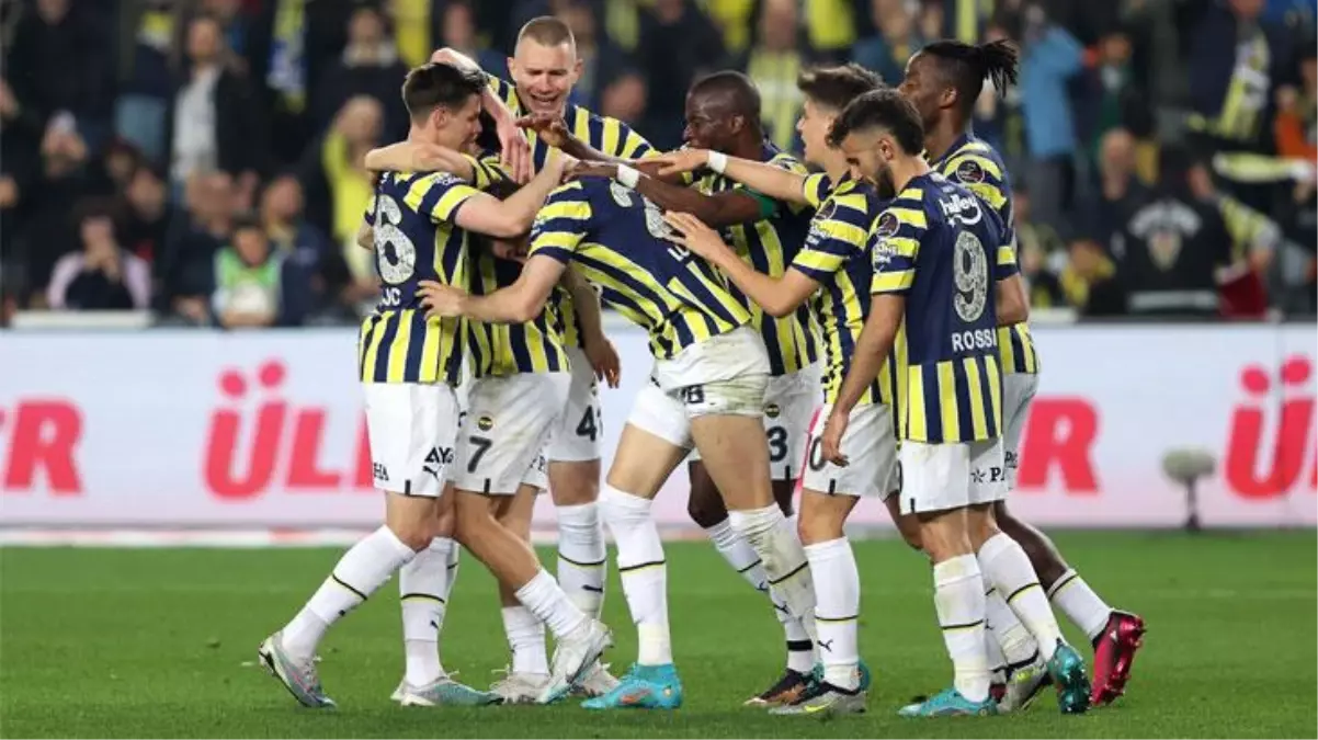 Luan Peres sonunda kötü gidişatını bitirdi! Fenerbahçe\'nin 2. golünü attı