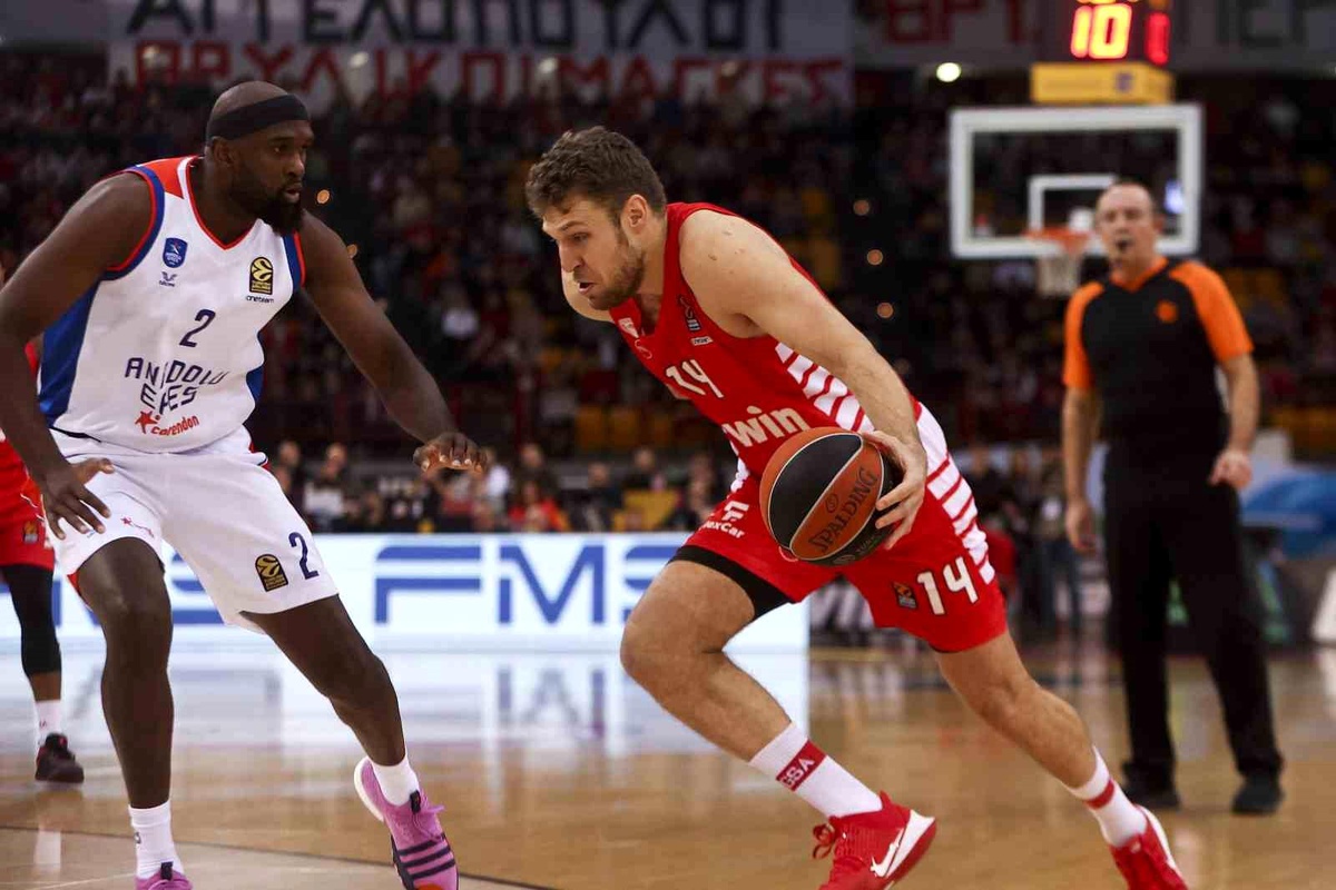 EuroLeague\'de normal sezonun MVP\'si, Sasha Vezenkov oldu