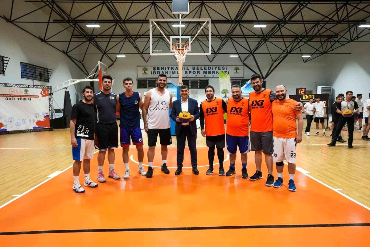 Gençler geleneksel 19 Mayıs etkinliklerinde buluştu