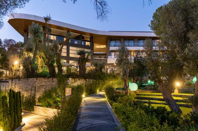 Lüks turizm tırmanışa geçti! Unique Life Style Hotel Kuşadası, ihtişamı ve konforu ile özel hissettiriyor