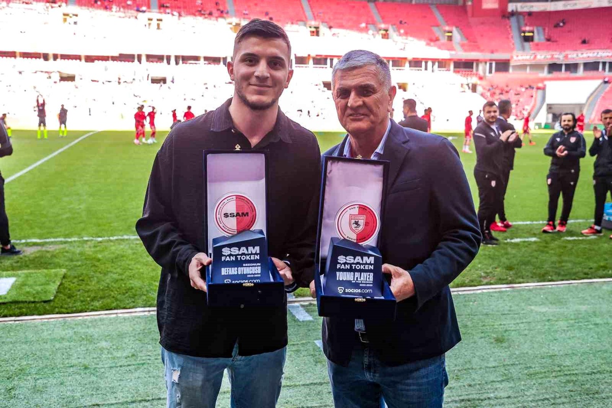 Şampiyon Samsunspor\'a taraftarlardan ödül