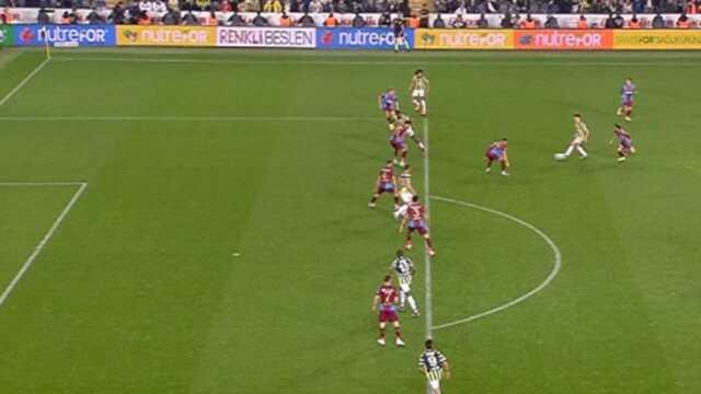 Trabzonspor savunması dondu kaldı! Arda Güler'den Batshuayi'ye inanılmaz asist