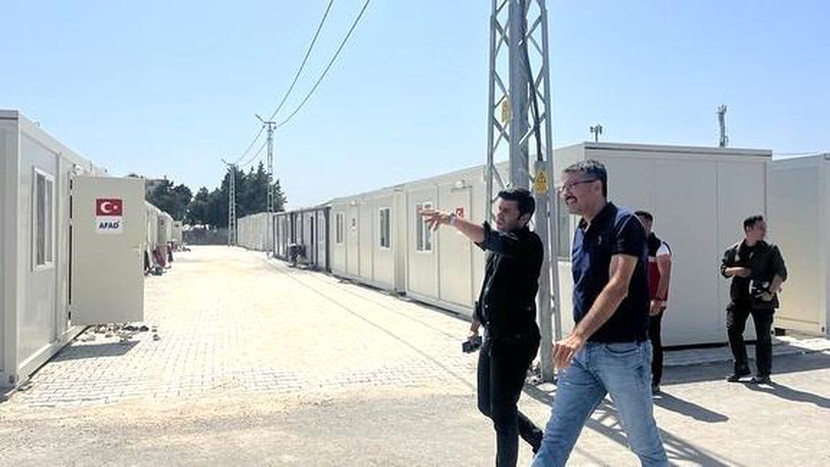 Vali Çelik açıkladı, Hatay\'a 17 bin yeni konteyner daha