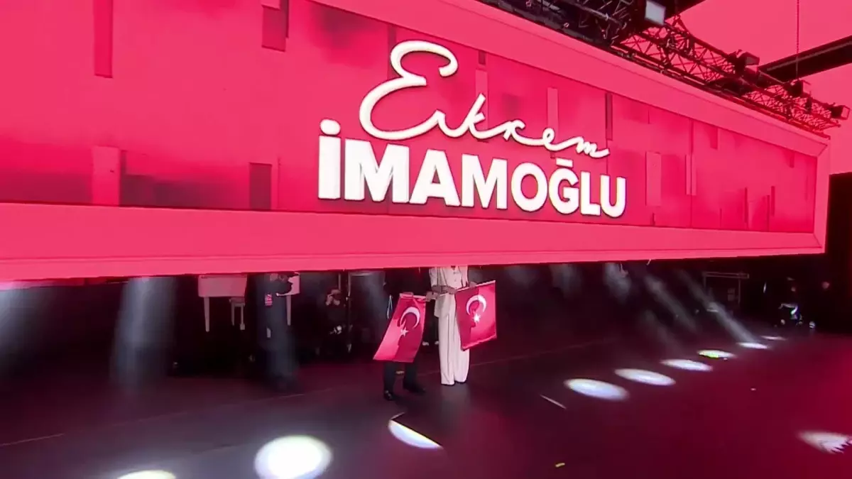 İbb\'den Coşkulu 19 Mayıs Kutlaması... İmamoğlu: "Gençlerin Özgürlüğünü ve Umudunu Elinden Almaya Kalkanların Vakti Doldu.