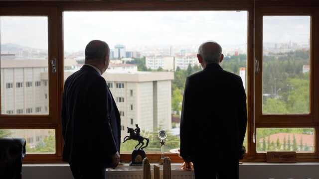 Özdağ, görüşme sonrası 'Bazı sorularımız vardı' dedi, işte Kılıçdaroğlu'na sorduğu 4 soru Özdağ, görüşme sonrası 'Bazı sorularımız vardı' dedi, işte Kılıçdaroğlu'na sorduğu 4 soru