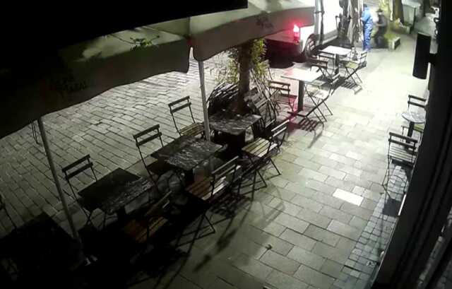 Üsküdar'da 300 bin Dolar'lık hırsızlık kamerada Üsküdar'da 300 bin Dolar'lık hırsızlık kamerada