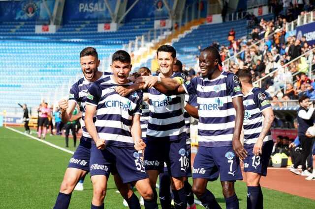 Düşme hattı alev alev! İstanbul derbisinde ev sahibine tek gol yetti