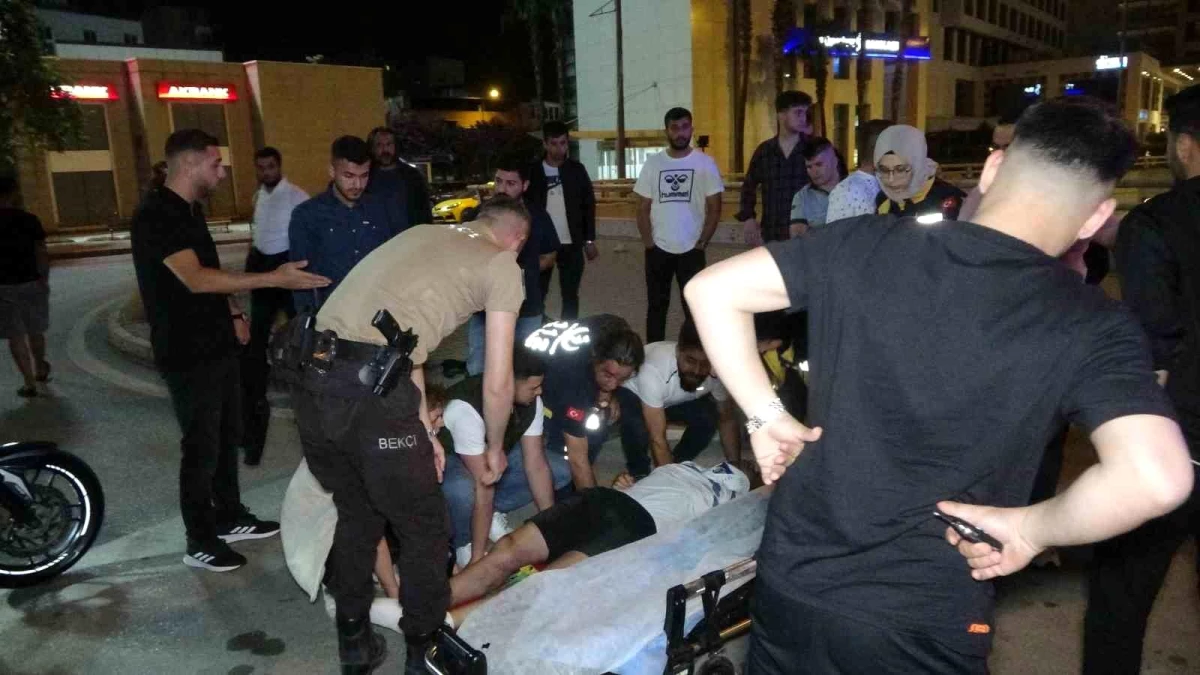 Adana\'da Bisikletli Kişi Otomobilin Çarpması Sonucu Ağır Yaralandı