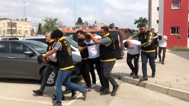 Adana'da kadın kılığına giren şüpheliler kuyumcu soygunundan tutuklandı