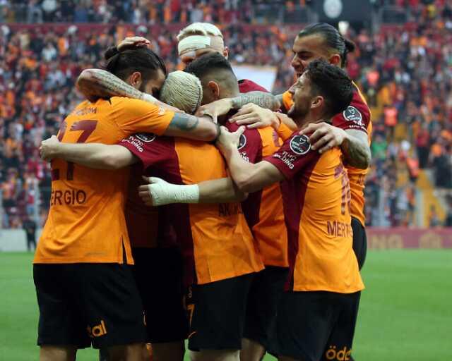 Son Dakika: Sivasspor'u 2-0 mağlup eden Galatasaray, şampiyonluğa çok yaklaştı